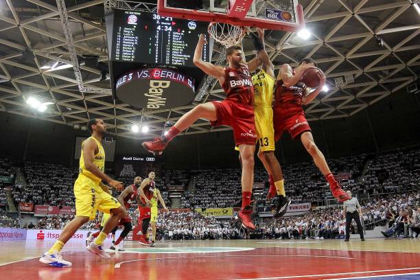 的配合下 的配合下