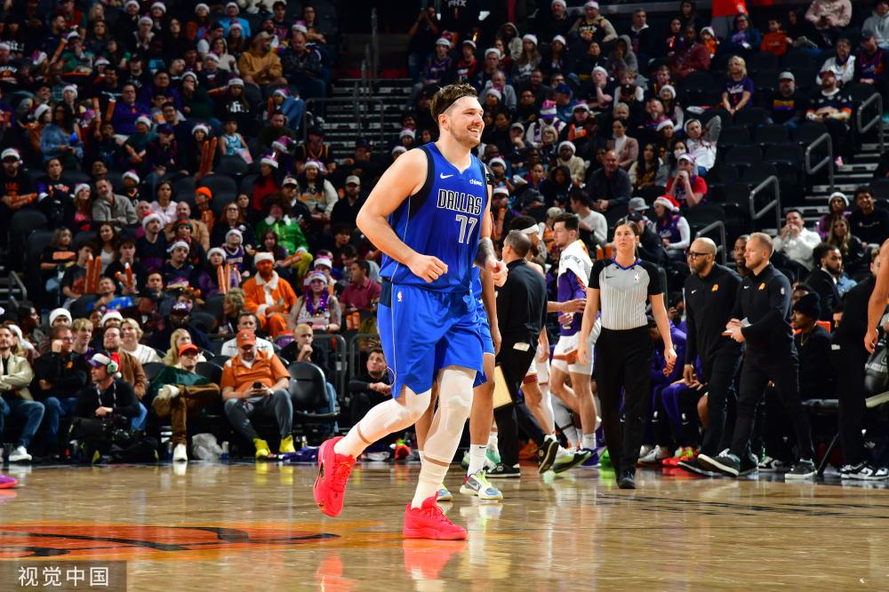 正是这些脚 正是这些脚