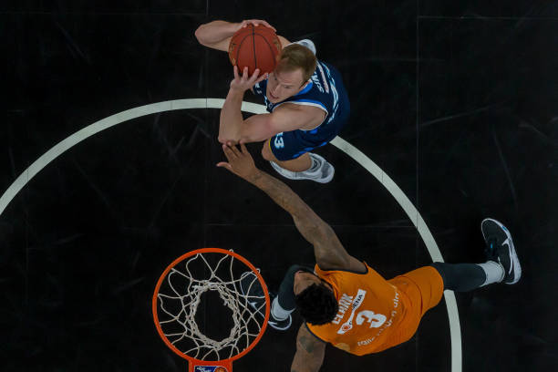 年仅21岁 年仅21岁